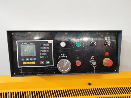 1/4" x 10' Ficom #QC12Y-8X3200, Hydraulic Shear, 24" front operated back gauge, 13 holddowns, 5.7" throat, new - Image 5