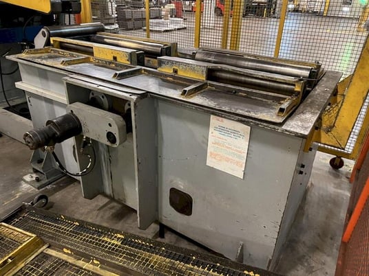 10000 lb. Saronni, coil cradle & straightener, 14" x .250" stock, 72" outside dimension, manual guide adj. - Image 4