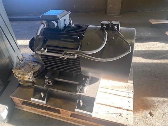 40 HP 970 RPM Rexnord DVP225M-6G, 30 KW AC motor, 2009 - Image 3