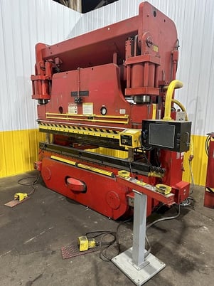 230 Ton, Cincinnati #230-8AS, CNC hydraulic press brake w/updated controls, 10' overall, 102" between housing - Image 4