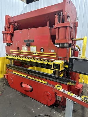 230 Ton, Cincinnati #230-8AS, CNC hydraulic press brake w/updated controls, 10' overall, 102" between housing - Image 6