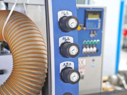 Weinig #Unimat-500, feed through moulder, 5-heads, 9-1/16" x 4-3/4" capacity, 1-9/16" spindle, variable - Image 2