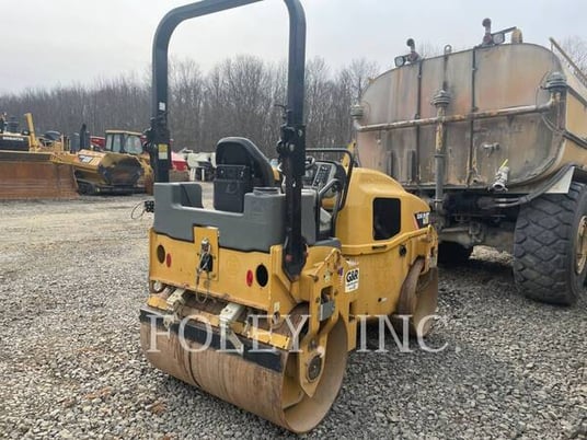 Caterpillar CB34B, Twin Drum Roller, 2806 hours, S/N: XB400145, 2016 - Image 3