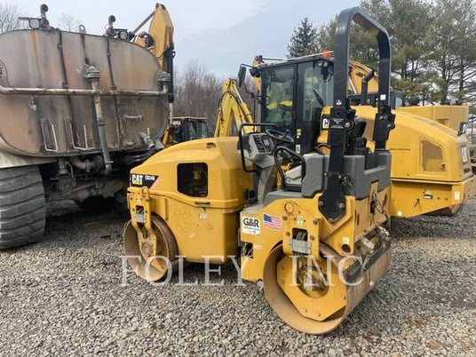 Caterpillar CB34B, Twin Drum Roller, 2806 hours, S/N: XB400145, 2016 - Image 4