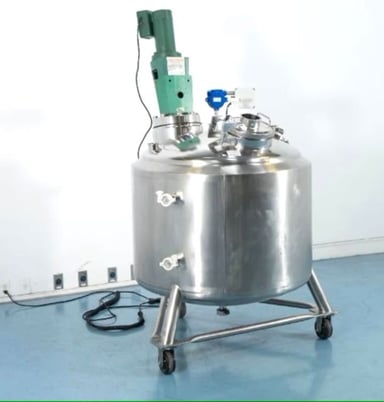 100 gallon DCI, sanitary Stainless Steel jacketed reactor w/ mixer, 125 psi @ 400&deg;F - Image 1