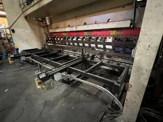 1000 Ton, Cincinnati #1000H-16, hydraulic press brake, 21' overall, 198" between housing, 12" stroke - Image 8
