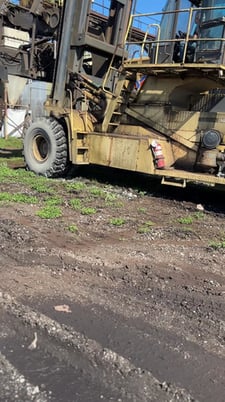 87106 lb. Hyster #H1050E, forklift container handler - container clamp, 32.6" lift height - Image 6