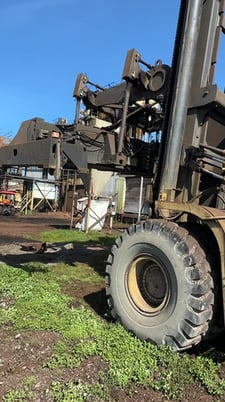 87106 lb. Hyster #H1050E, forklift container handler - container clamp, 32.6" lift height - Image 8