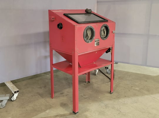 Central Pneumatic #S/M, sand blast, 125 psi, 90 lb. - Image 2