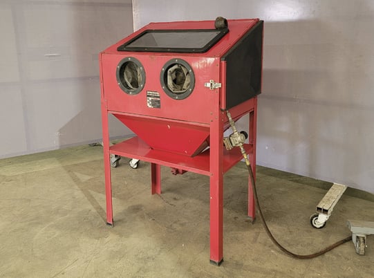 Central Pneumatic #S/M, sand blast, 125 psi, 90 lb. - Image 3