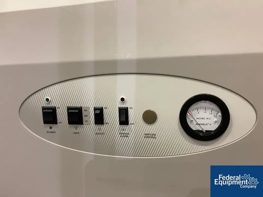 Nuaire Labgard #NU-425-300, Fume Hood, 34" length, Class 2, Type A2, 22" x 34" work area, 2009 - Image 2