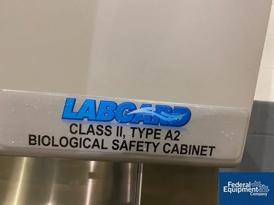 Nuaire Labgard #NU-425-300, Fume Hood, 34" length, Class 2, Type A2, 22" x 34" work area, 2009 - Image 3