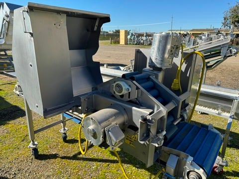 F.I.R.M. Inc., slicer, tip & tail cutter, topper, blue belting w/low profiel cleats, 16" wide belt, 12" blade - Image 1