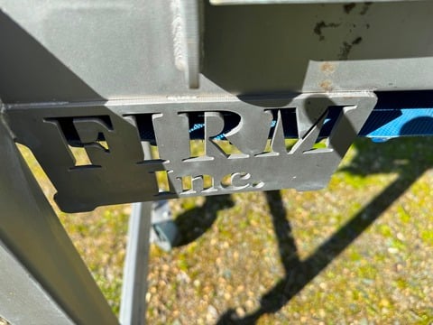 F.I.R.M. Inc., slicer, tip & tail cutter, topper, blue belting w/low profiel cleats, 16" wide belt, 12" blade - Image 6