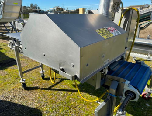 F.I.R.M. Inc., slicer, tip & tail cutter, topper, blue belting w/low profiel cleats, 16" wide belt, 12" blade - Image 7