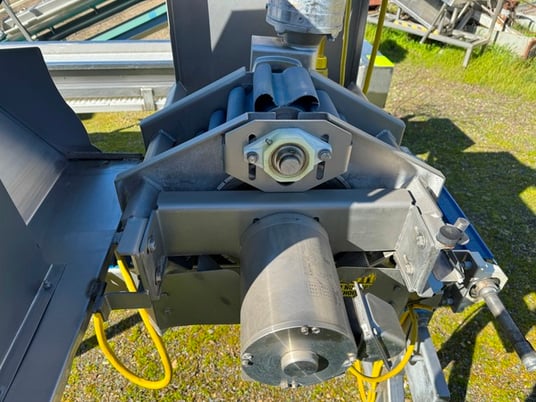 F.I.R.M. Inc., slicer, tip & tail cutter, topper, blue belting w/low profiel cleats, 16" wide belt, 12" blade - Image 8