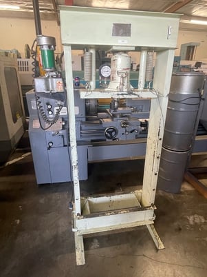 40 Ton, Carolina, Hydraulically Powered H-Frame Press, 28" between posts, 39" opening - Image 2