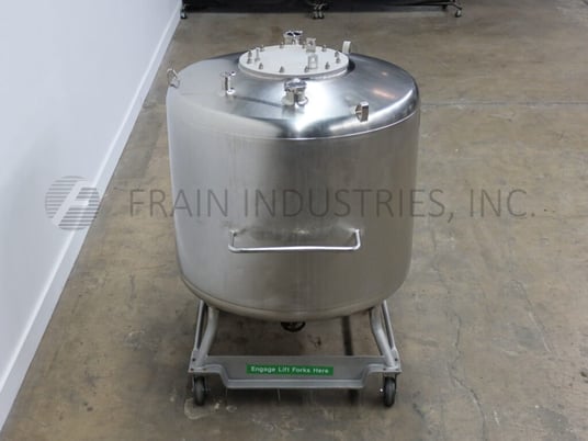 300 gallon Mueller, 316 Stainless Steel, internal pressure / vacuum tank, 46" dia x 48" deep with a 40" - Image 3