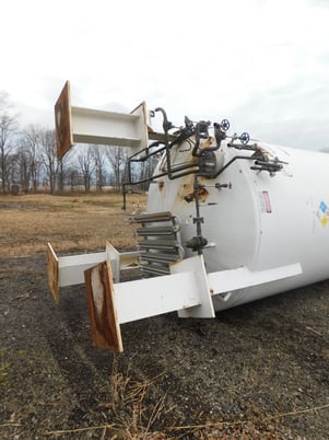 9000 gallon Air Products, vertical liquid nitrogen tank, 70 psi MAWP - Image 2