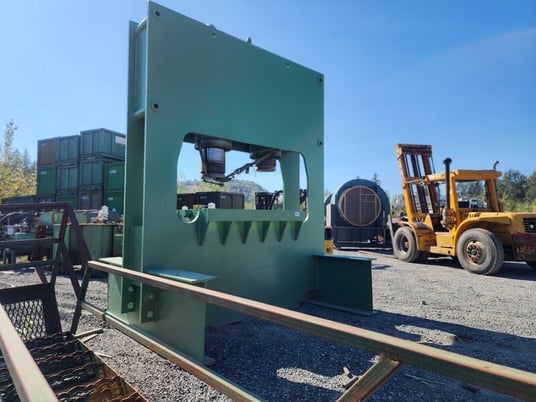 800 Ton, Lenmark, custom press, 12" stroke, (2) 20" cylinder diameter - Image 3