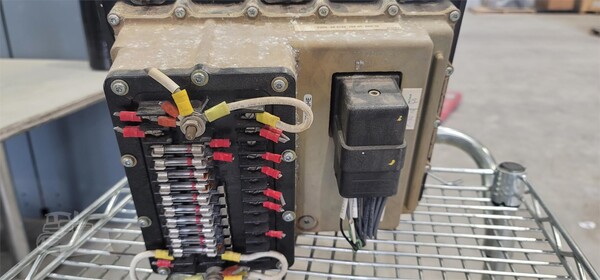 caterpillar #172-0032 - Image 3