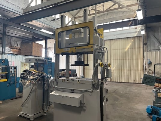 35 Ton, Ahaus Tool & Engineering, down-acting hydraulic press, 45" x26" bed, 8" stroke, 21" daylight - Image 3