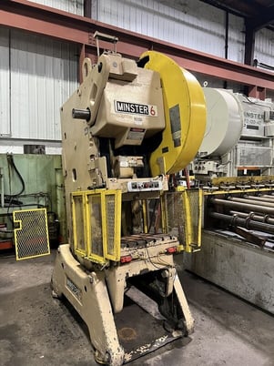 60 Ton, Minster #6SS, OBI press, 5" stroke, 14.5" Shut Height,air clutch & brake, 90 SPM, 15 HP, 1994 - Image 1