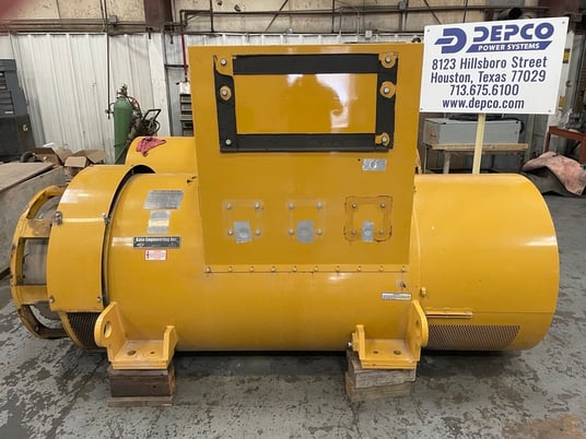 1300 KW, 1800 RPM, Kato #AA29006000, generator end, 346/600 Volts, sound attenuated enclosure 00, 2013 - Image 2