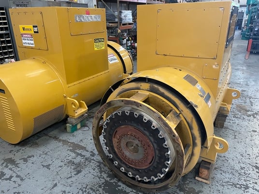 1300 KW, 1800 RPM, Kato #AA29006000, generator end, 346/600 Volts, sound attenuated enclosure 00, 2013 - Image 3