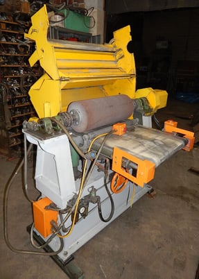 Clair, pass through polishing machine, 24" W belt, 15 HP, manual hand wheel for belt feed table gap adj. - Image 3