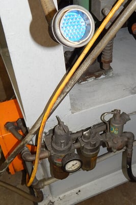 Clair, pass through polishing machine, 24" W belt, 15 HP, manual hand wheel for belt feed table gap adj. - Image 4