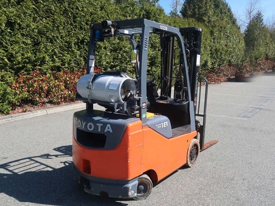 3500 lb. Toyota #8FGCU18, Forklift, 189" lift height, 3 Mast Stages, propane fuel, cushion tire, 2017 - Image 5