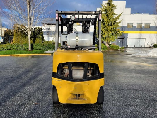 8000 lb. Yale #GLC080VXNGSE088, Forklift, 185.6" lift height, 99.5" Mast lowered height, 3 Mast Stages - Image 4