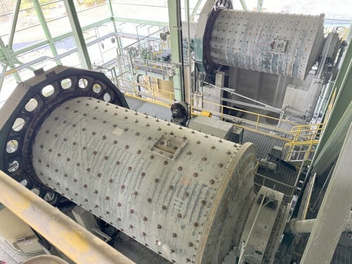 12' x 21' Metso, ball mill, air clutch, rubber liners, gearbox cooler, 1600 HP, 1186 RPM (2 available) - Image 4