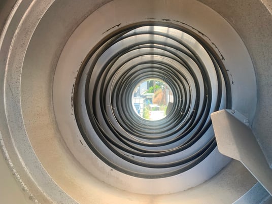 FEMIA rotary screen, 24" dia. x 8' long drum with 6' screening area, 3/16" wide zig zag openings - Image 8