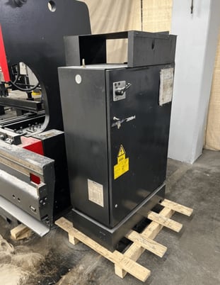 88 Ton, Amada #Astro-FBD-8025, CNC press brake, 8' overall, 86.6" between housing, 5.91" stroke, 15.75" - Image 4