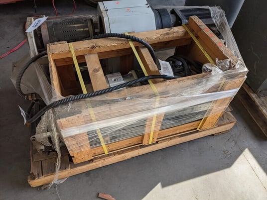 2 KW Yaskawa #USAMED-20BA2, AC servo motor, with Sumitomo MC-drive, 1000 RPM, 200 Volts - Image 1