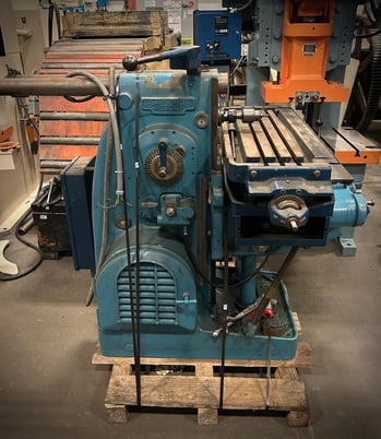 Kearney & Trecker #18-AC, horizontal milling machine, 38" x14" table, 3 HP, 25-1500 RPM - Image 1