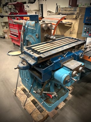 Kearney & Trecker #18-AC, horizontal milling machine, 38" x14" table, 3 HP, 25-1500 RPM - Image 2