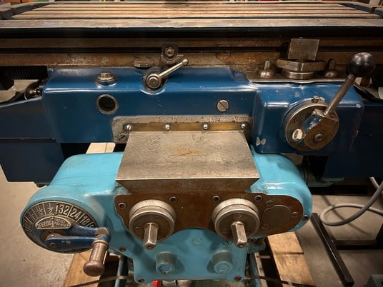 Kearney & Trecker #18-AC, horizontal milling machine, 38" x14" table, 3 HP, 25-1500 RPM - Image 4