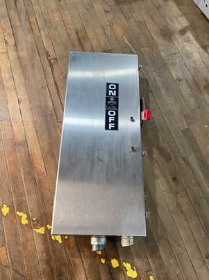 200 Amp. General Electric #TH4324SS, fusible safety disconnect switch, 240 Volts, 3-pole - Image 3