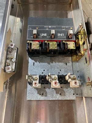 200 Amp. General Electric #TH4324SS, fusible safety disconnect switch, 240 Volts, 3-pole - Image 7