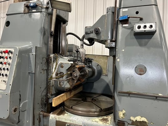 Pfauter #P-900, vertical gear hobber, differential, 2-cut cycle, tailstock w/center, change gears - Image 1