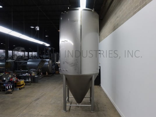 Mueller #150BBL, 304 Stainless Steel jacketed & insulated tank, 96" dia. x 138" straight wall, cone bottom - Image 3