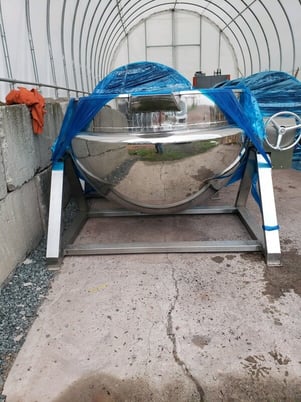 250 gallon Zhongnuo #250G, direct steam manual tilting steam kettle, 45 psi @ 289&deg;F, new 2022 - Image 1