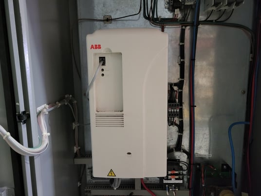 15 HP ABB, ACS800-U1-0020-7, AC Drive (VFD), 600 Volts, 17 amps - Image 5