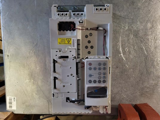 15 HP ABB, ACS800-U1-0020-7, AC Drive (VFD), 600 Volts, 20 amps, new surplus - Image 1