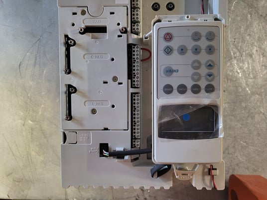 15 HP ABB, ACS800-U1-0020-7, AC Drive (VFD), 600 Volts, 20 amps, new surplus - Image 4
