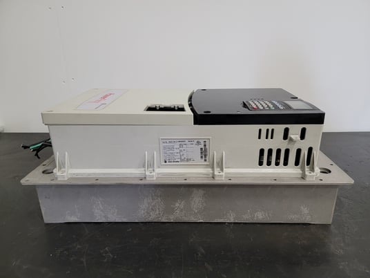 40 HP Allen-Bradley, 20AE041A3AYNANC0, PowerFlex 70 Adjustable Frequency AC Drive, 600 Volts - Image 1