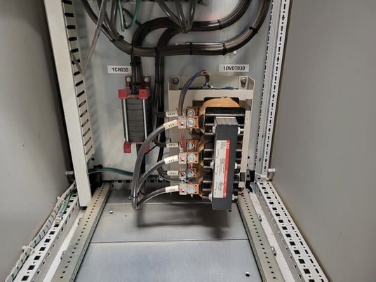 100 HP Allen-Bradley, 20F1ANE099A0NNNNN, PowerFlex Variable Frequency Drive (VFD), 600 Volts, 93 amps - Image 9